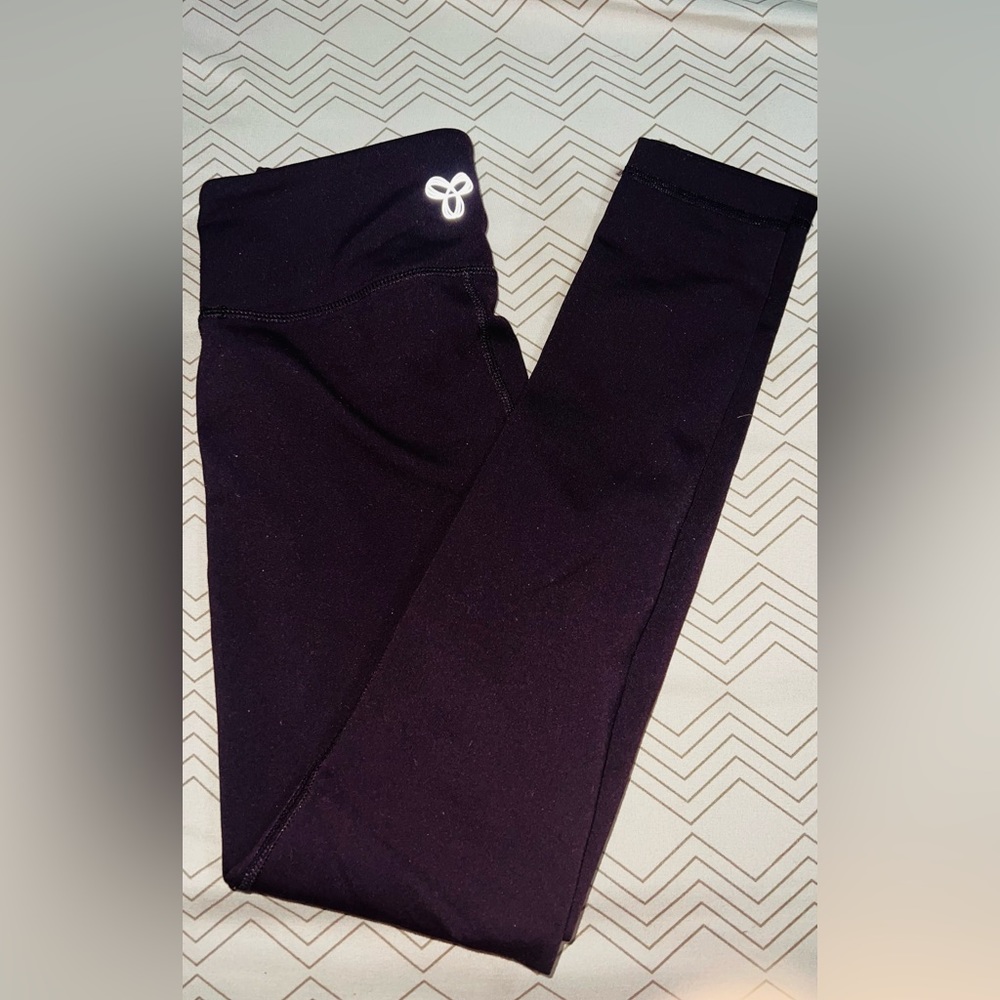 TNA aritzia leggings